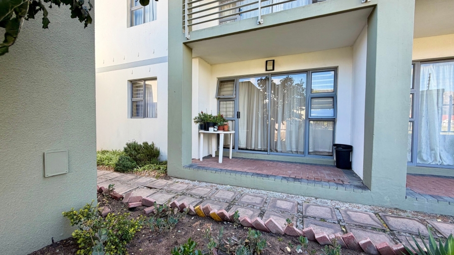 2 Bedroom Property for Sale in Gordons Bay Central Western Cape